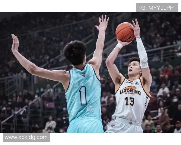 CBA精彩对决辽宁队迎战青岛锦集队全力争胜展现篮球魅力